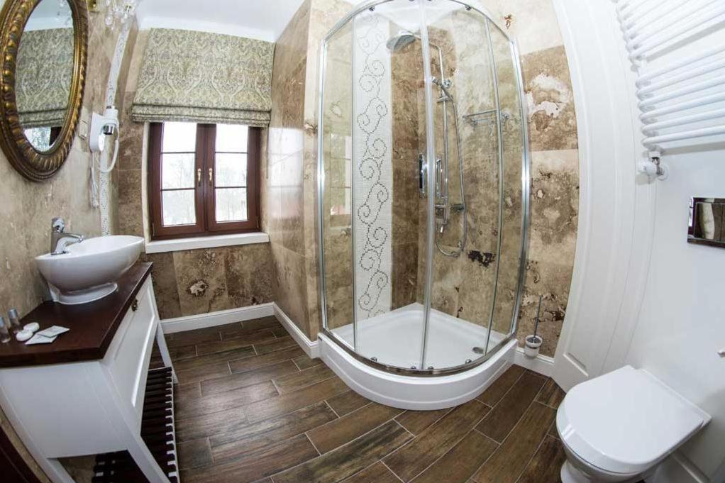 Palac Mysleta Uzdowo Zimmer foto