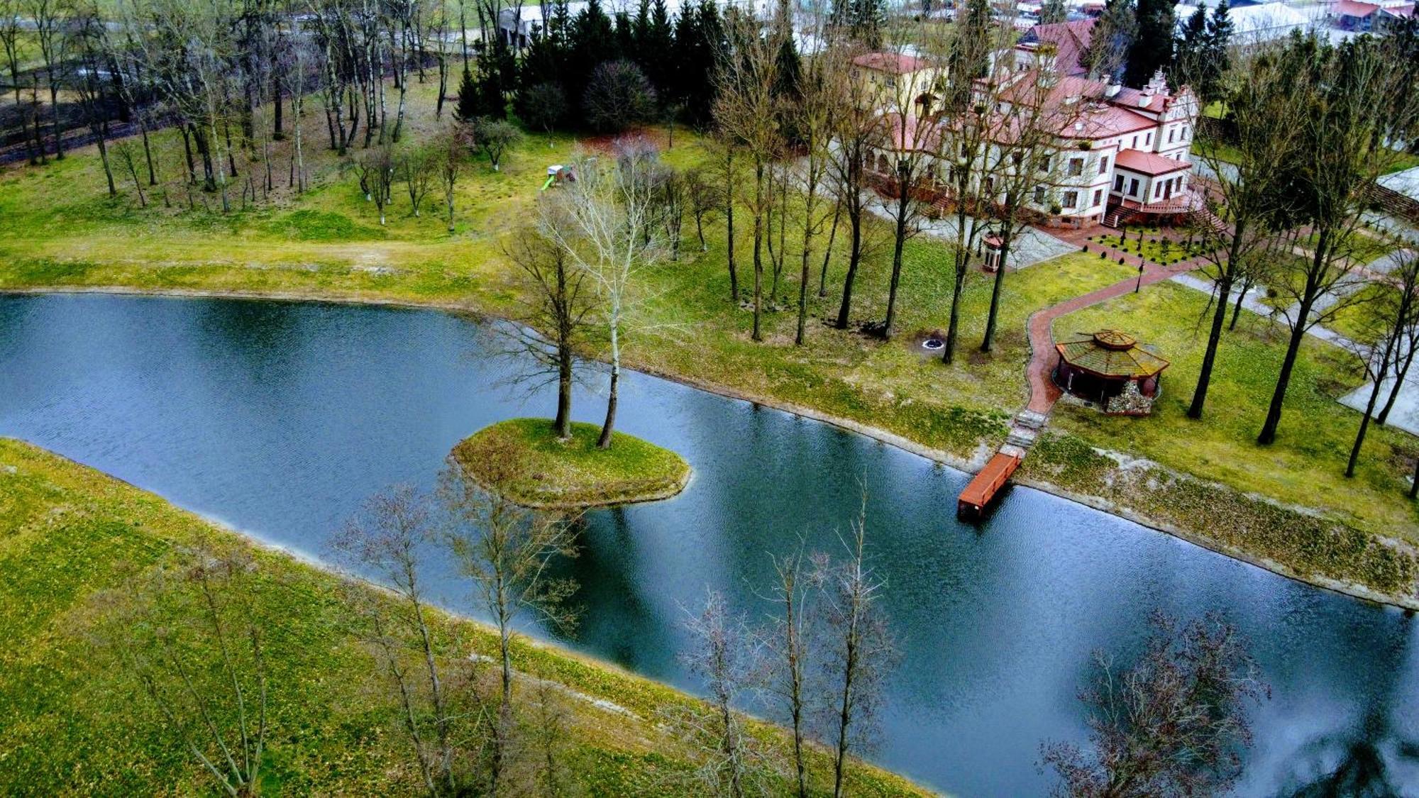 Palac Mysleta Uzdowo Exterior foto